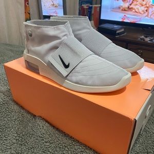 Nike x FEAR OF GOD MOCCASIN